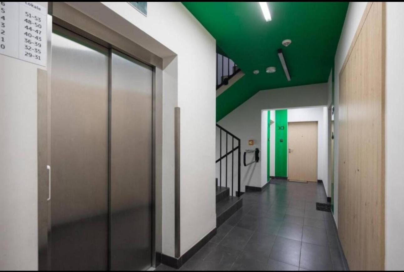 Shiraz Trio Apartament Warsaw Ngoại thất bức ảnh